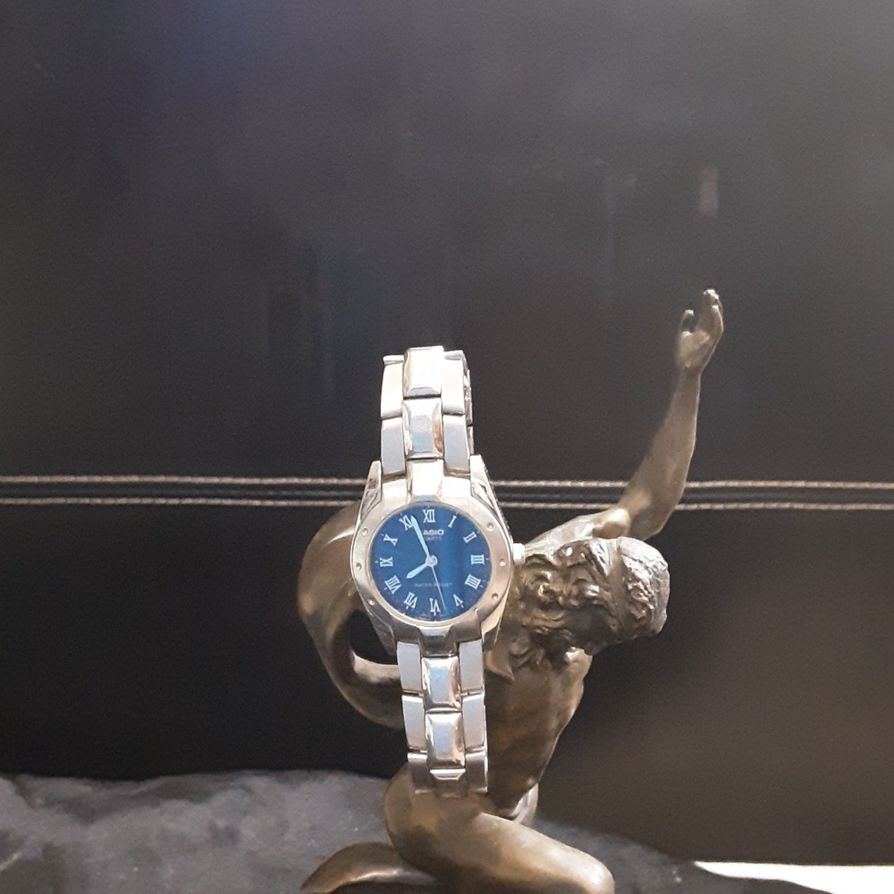 Womens watch